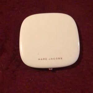 Marc Jacobs bronzer:  104 Tan-Tastic!